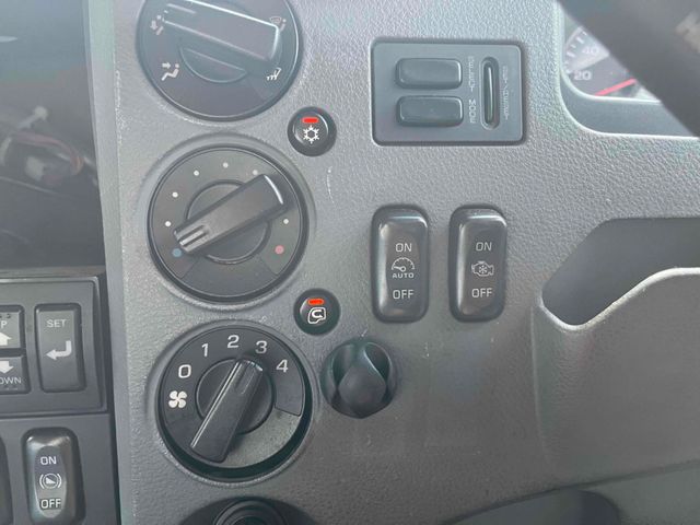 MITSUBISHI FUSOU FIGHTER 2011