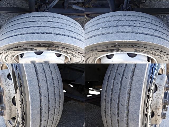 MITSUBISHI FUSOU SUPER GREAT 2012