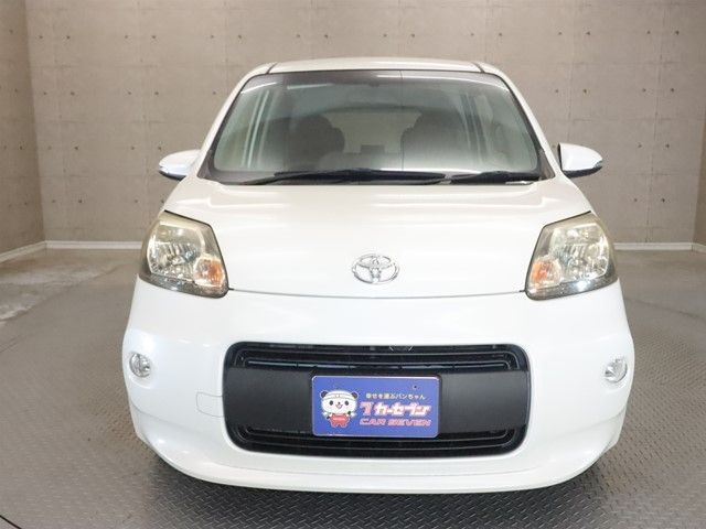 TOYOTA PORTE 2012