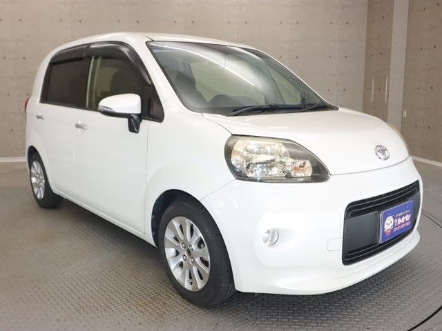 TOYOTA PORTE 2012