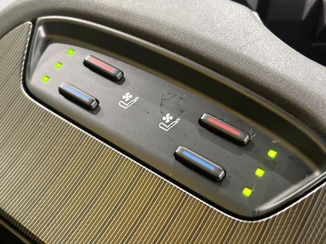 TOYOTA HARRIER 2WD 2022