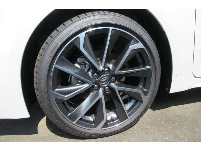 TOYOTA COROLLA SPORT HYBRID 2025