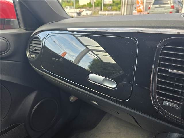 VOLKSWAGEN VOLKSWAGEN The BEETLE 2015