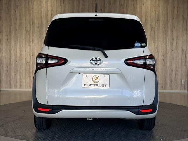 TOYOTA SIENTA 2015
