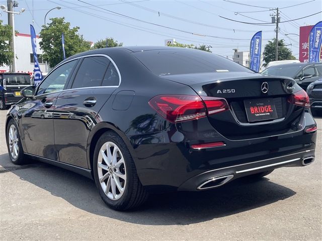 MERCEDES BENZ MERCEDES BENZ A class sedan 2019