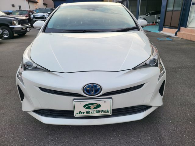 TOYOTA PRIUS 2017