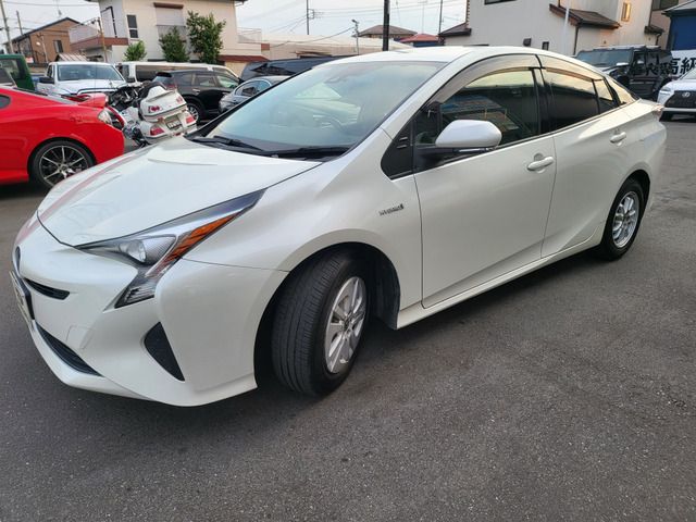TOYOTA PRIUS 2017