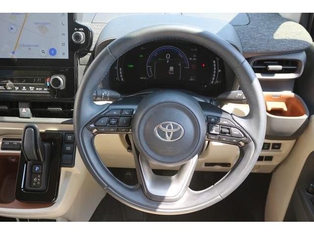 TOYOTA SIENTA HYBRID 2022