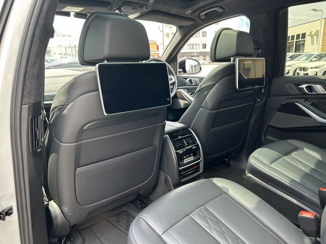 BMW BMW X7 2021