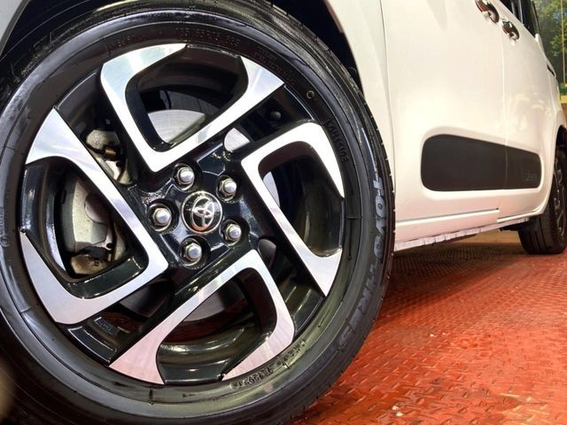 TOYOTA SIENTA HYBRID 2024