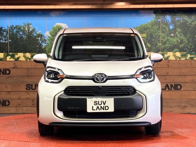 TOYOTA SIENTA HYBRID 2024