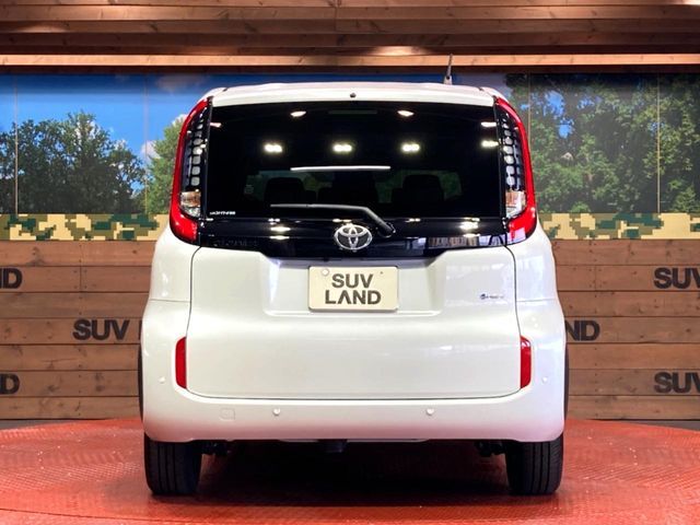 TOYOTA SIENTA HYBRID 2024