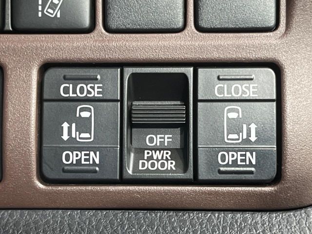 TOYOTA ESQUIRE 4WD 2018