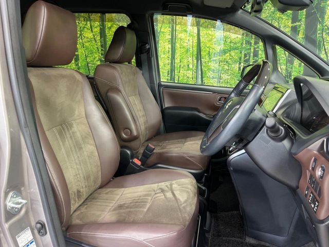 TOYOTA ESQUIRE 4WD 2018