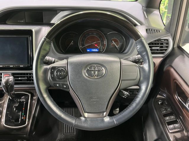 TOYOTA ESQUIRE 4WD 2018