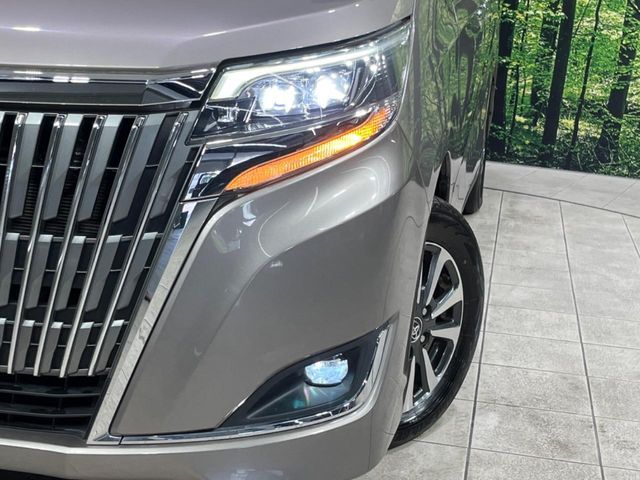 TOYOTA ESQUIRE 4WD 2018