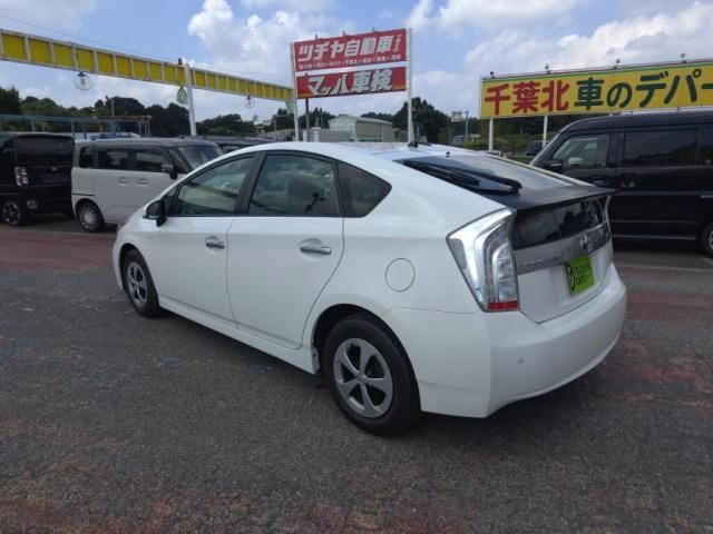 TOYOTA PRIUS PHV 2012