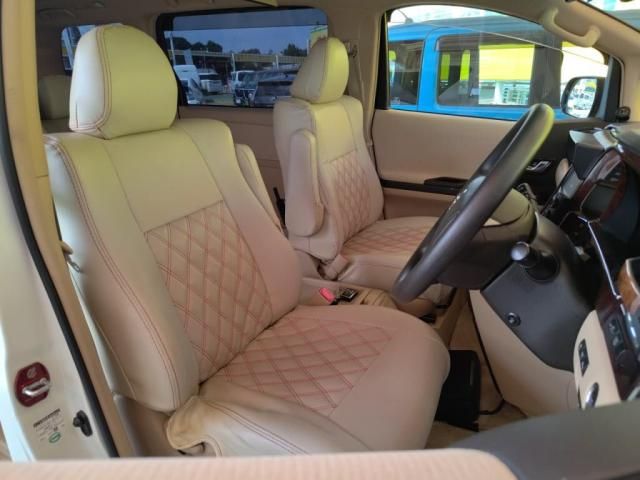 TOYOTA ALPHARD 2014