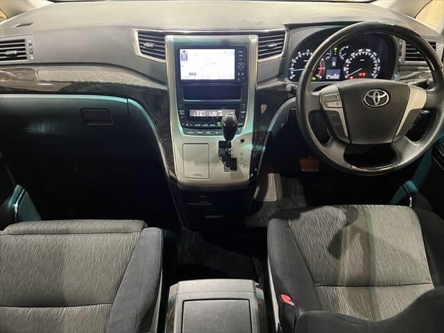 TOYOTA VELLFIRE 2012