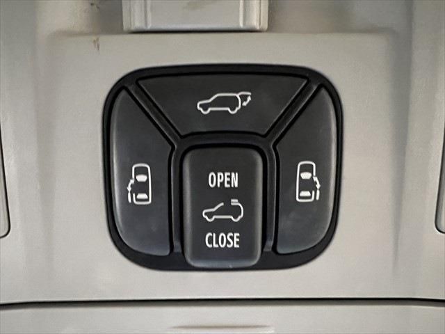 TOYOTA VELLFIRE 2012