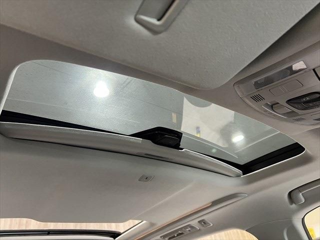 TOYOTA VELLFIRE 2012