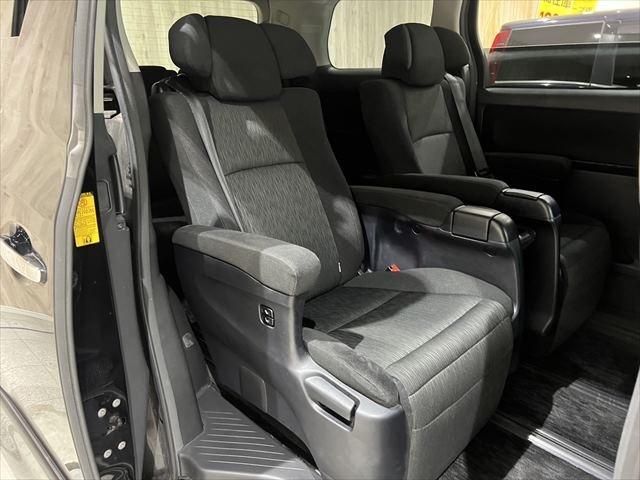 TOYOTA VELLFIRE 2012