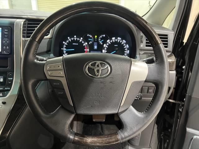 TOYOTA VELLFIRE 2012