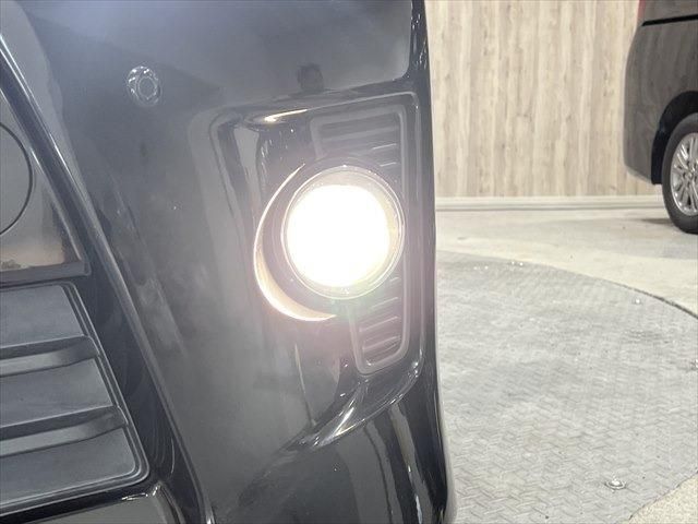 TOYOTA VELLFIRE 2012