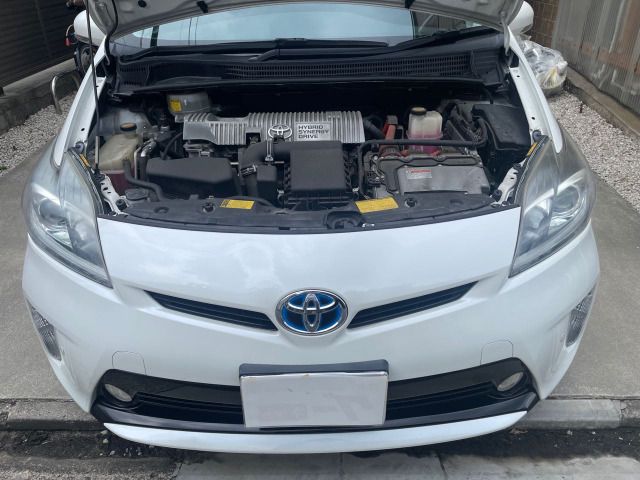 TOYOTA PRIUS 2012