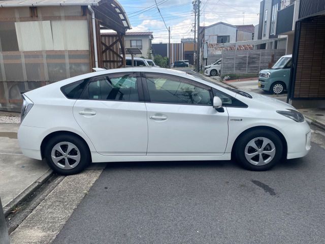 TOYOTA PRIUS 2012