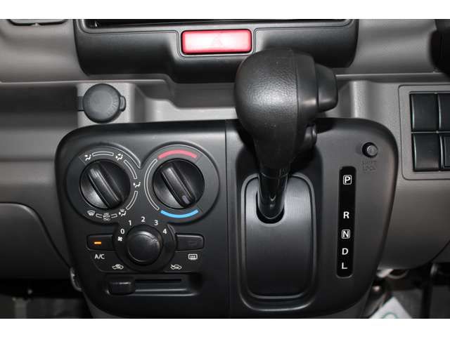 MITSUBISHI MINICAB van 2024