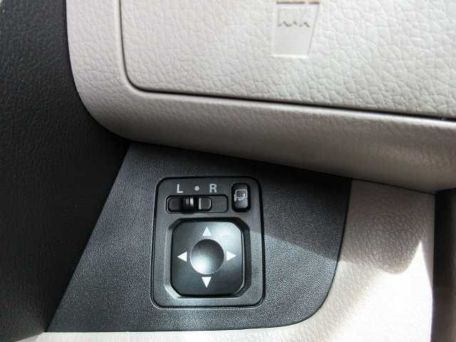 MITSUBISHI eK SPACE 2017