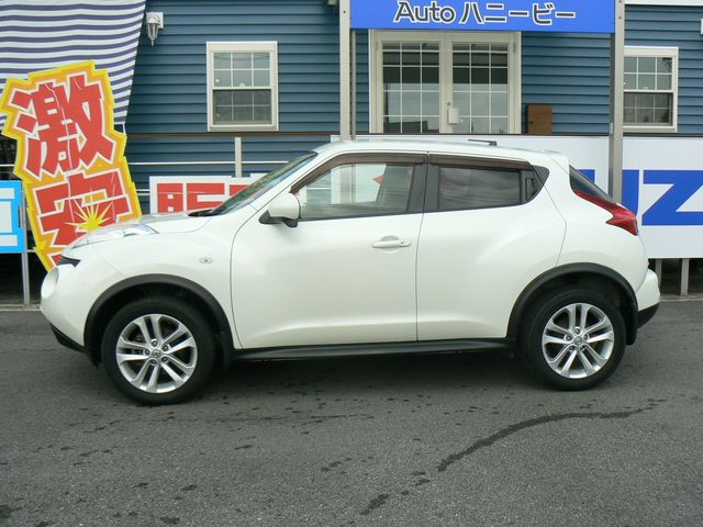 NISSAN JUKE 2011