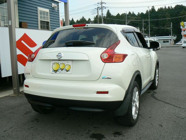 NISSAN JUKE 2011