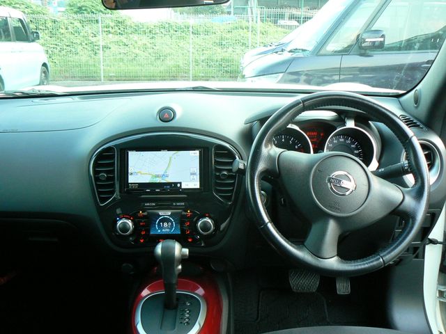 NISSAN JUKE 2011