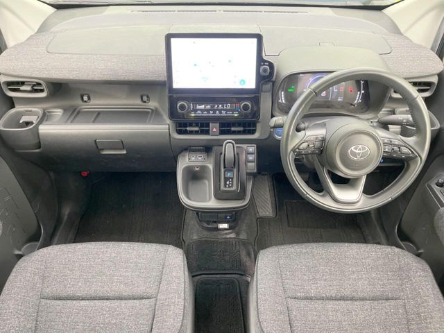 TOYOTA SIENTA HYBRID 2023