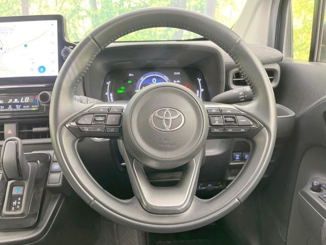 TOYOTA SIENTA HYBRID 2023