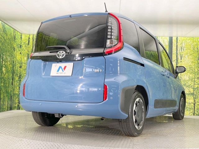TOYOTA SIENTA HYBRID 2023