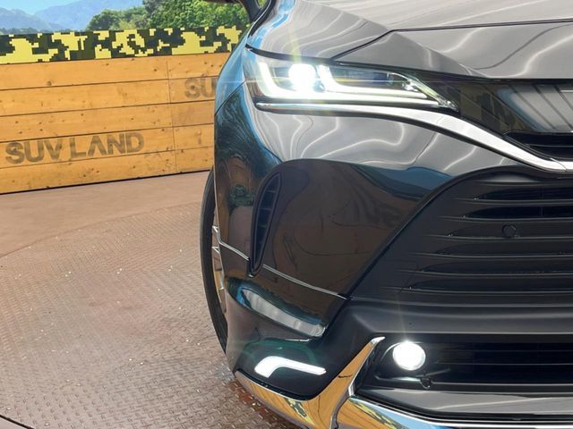 TOYOTA HARRIER 2WD 2022