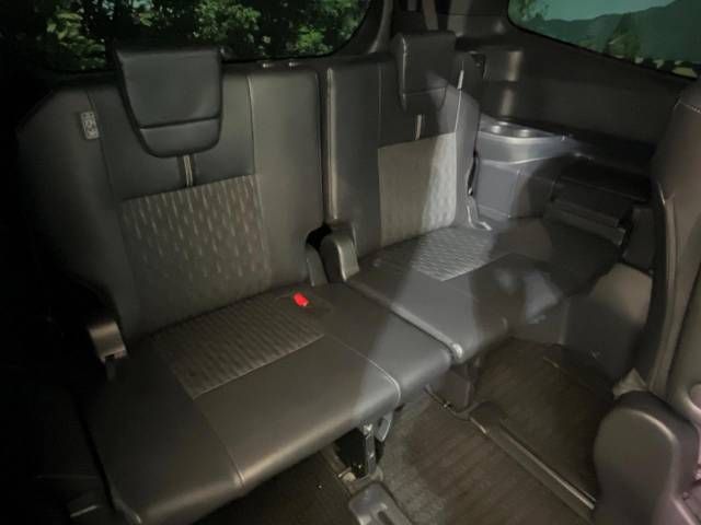 TOYOTA NOAH HYBRID 2022