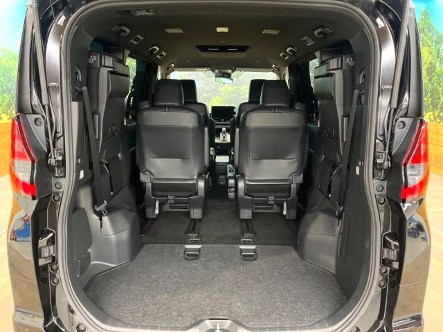 TOYOTA NOAH HYBRID 2022