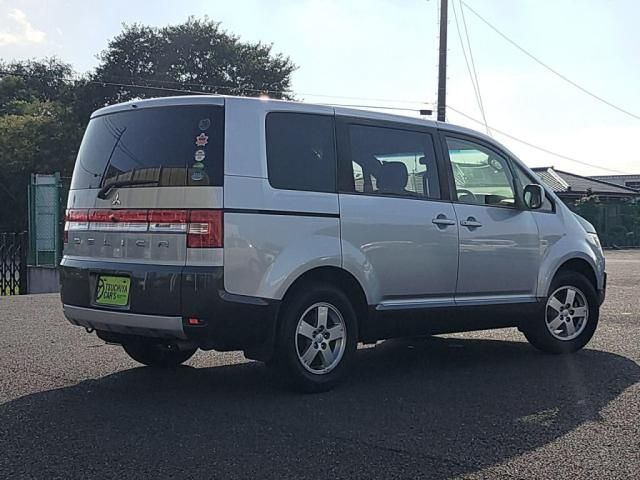 MITSUBISHI DELICA D:5 2WD 2013
