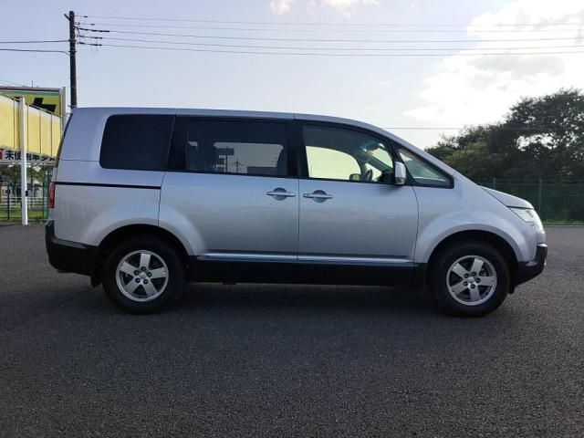 MITSUBISHI DELICA D:5 2WD 2013