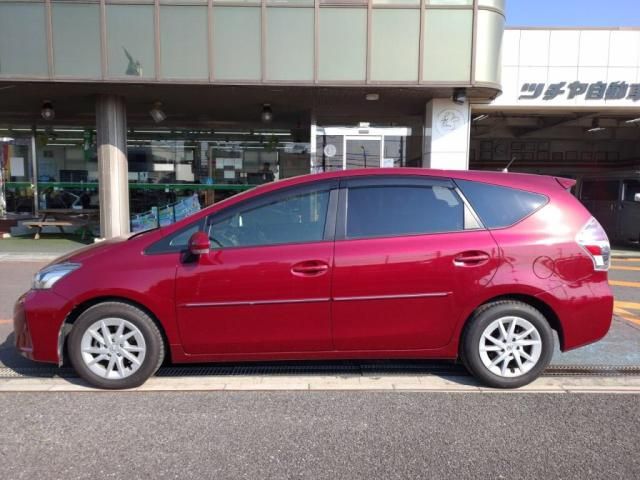 TOYOTA PRIUS Alpha 2021