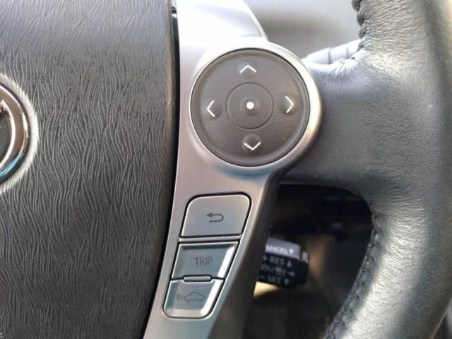 TOYOTA PRIUS Alpha 2021