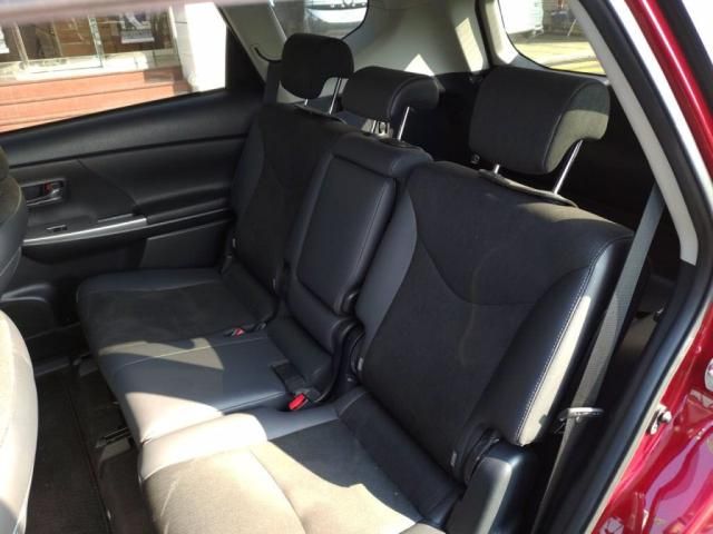 TOYOTA PRIUS Alpha 2021