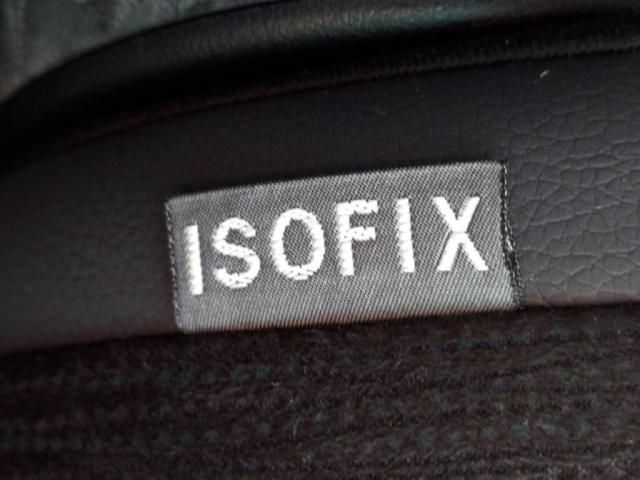 TOYOTA PRIUS Alpha 2021