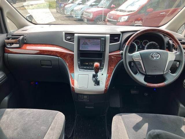 TOYOTA VELLFIRE 2010