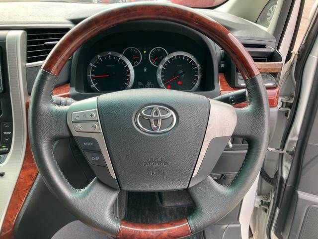 TOYOTA VELLFIRE 2010