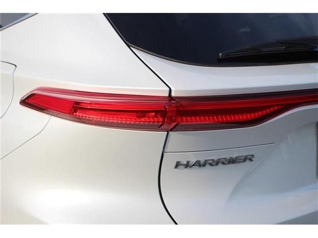 TOYOTA HARRIER HYBRID 2023